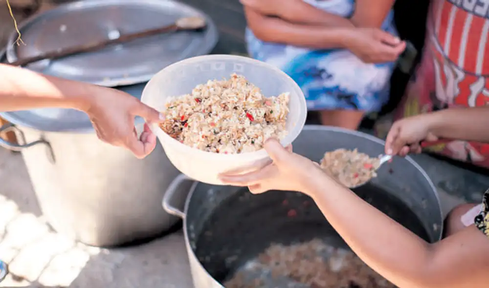 Solidaridad. El presidente de la República, Martín Vizcarra, señaló que hay peruanos que están en condiciones de ayudar a sus connacionales más necesitados. Fotos: Antonio Melgarejo Solidaridad. El presidente de la República, Martín Vizcarra, señaló que hay peruanos que están en condiciones de ayudar a sus connacionales más necesitados. Fotos: Antonio Melgarejo