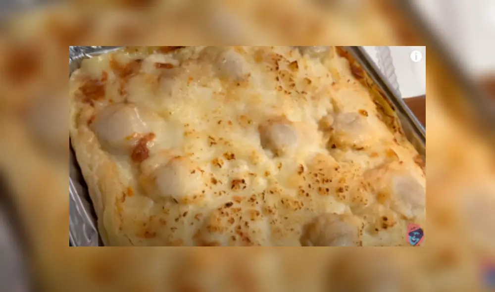 Desliza las imágenes para ver cómo luce esta contundente lasaña que tiene un costo de 220 soles. Fotocaptura: Adriana Bolo Arce/YouTube Desliza las imágenes para ver cómo luce esta contundente lasaña que tiene un costo de 220 soles. Fotocaptura: Adriana Bolo Arce/YouTube