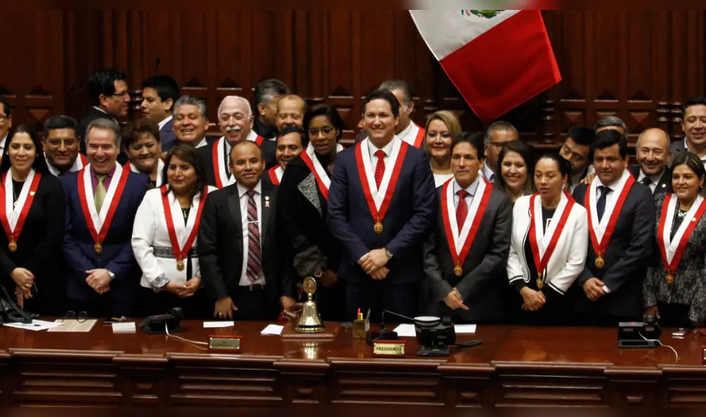 Fujimorismo se dividió al votar por cuestión de confianza