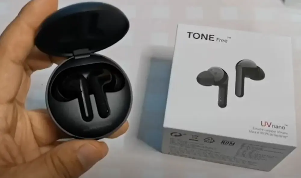 El estuche UV diseñado por LG elimina hasta el 99.9% de las bacterias de los auriculares. Foto: Juan José López