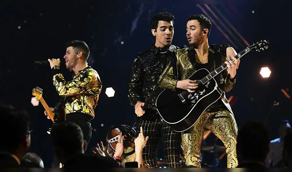 Los artistas pusieron a bailar a los asistentes de la gala y sellaron una enérgico show con "What a man gotta do"