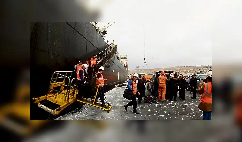 Policía encuentra cuatro maletas con 121 kilos de cocaína en barco ruso