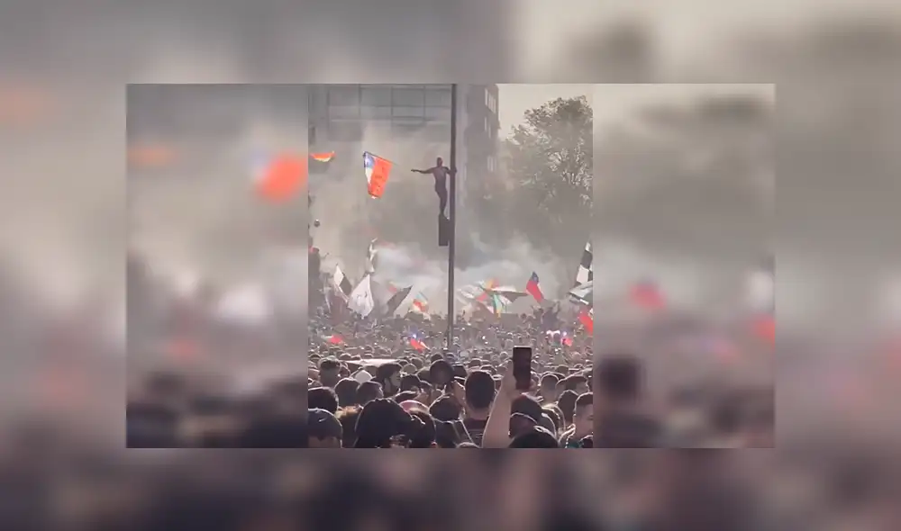 En Facebook, el popular personaje estuvo en la denominada ‘Marcha Histórica’ y acompañó a los chilenos.