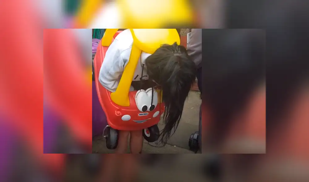 Facebook viral: Se mete a carro de su sobrino pequeño y queda atascada [VIDEO]