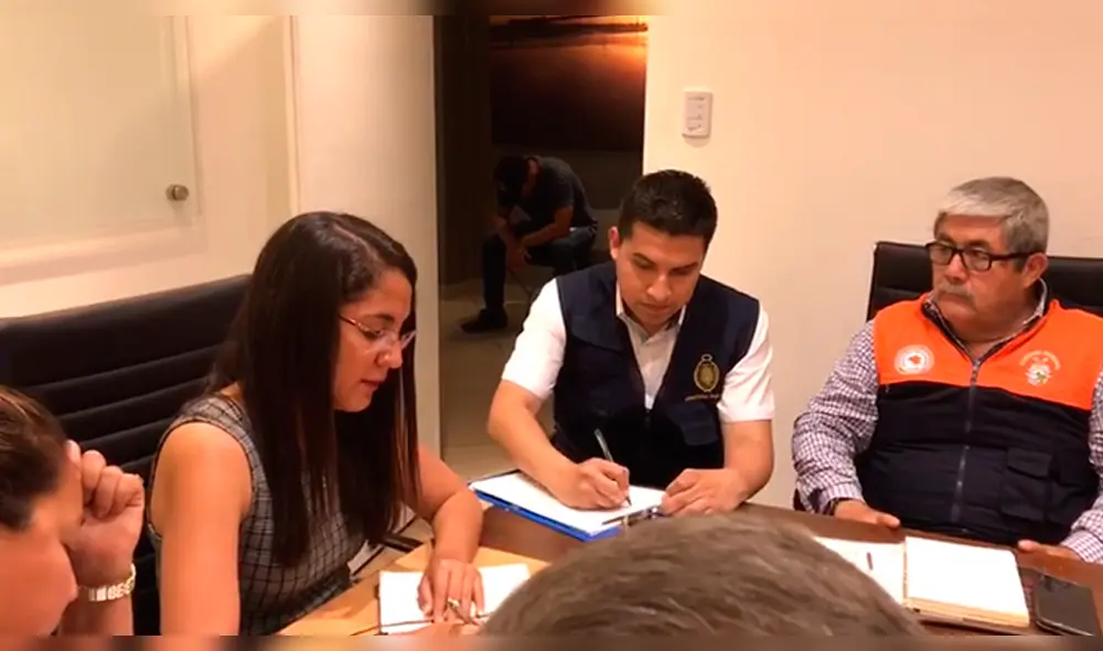 Mesa de diálogo. Mesa de diálogo.