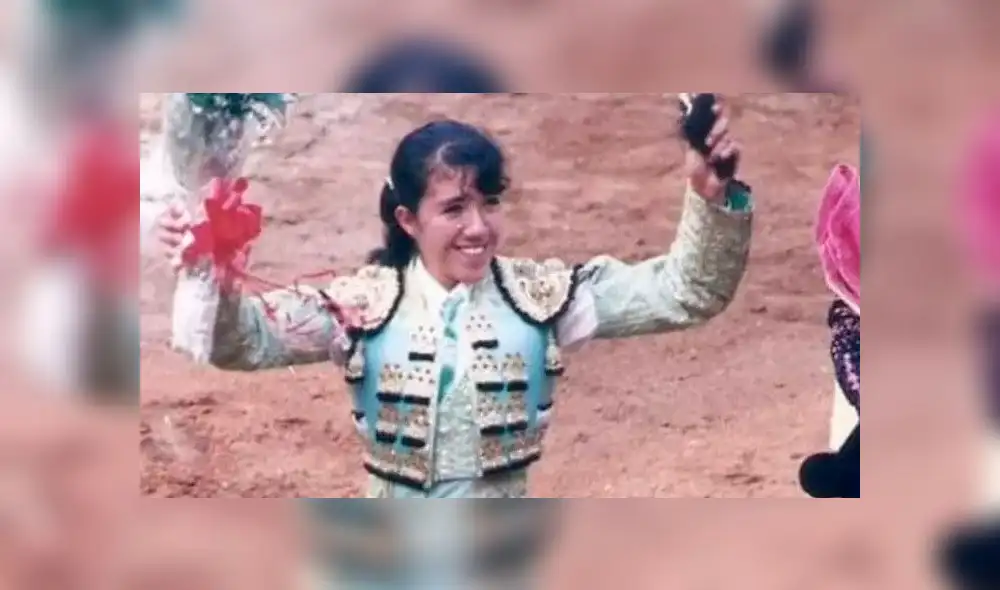 Torera que recibió una cornada en la cara muestra carta que una seguidora le envió