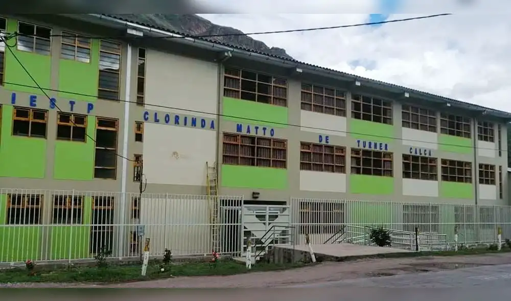 Instituto de Educación Superior Público Clorinda Matto de Turner realiza examen este 23 de abril.