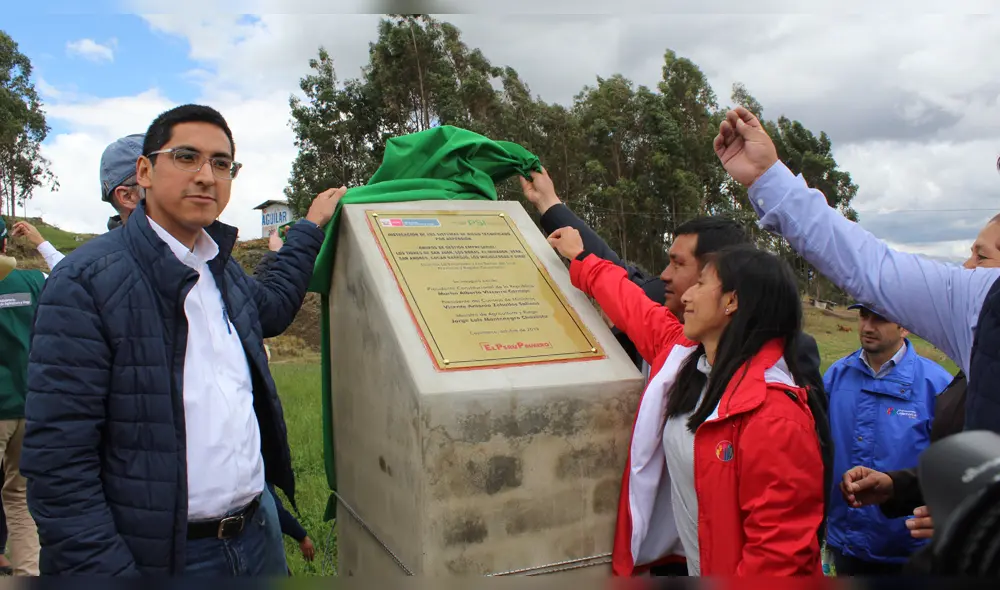 Autoridades se reunieron para inaugurar infraestructura agrícola.