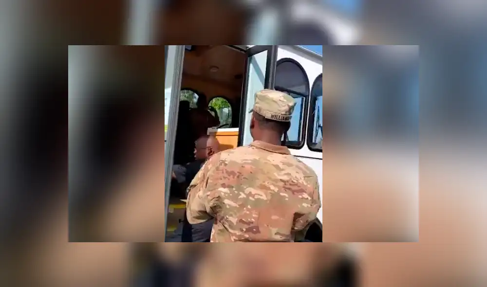 En Facebook se viralizó el emotivo encuentro entre una madre y su hijo militar. En Facebook se viralizó el emotivo encuentro entre una madre y su hijo militar.