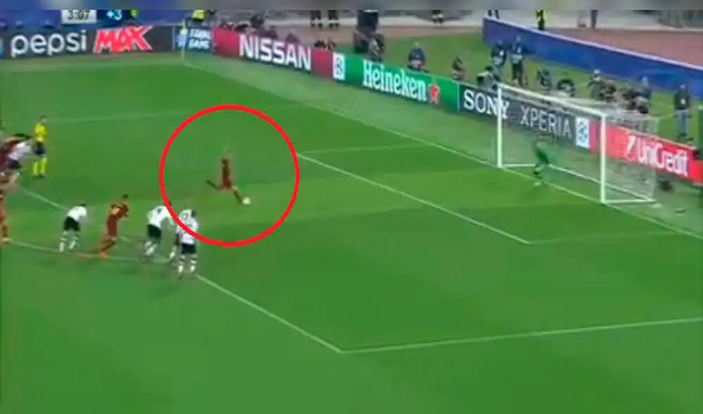 Liverpool vs Roma: Nainggolan marcó el 4-2, tras polémico penal [VIDEO]