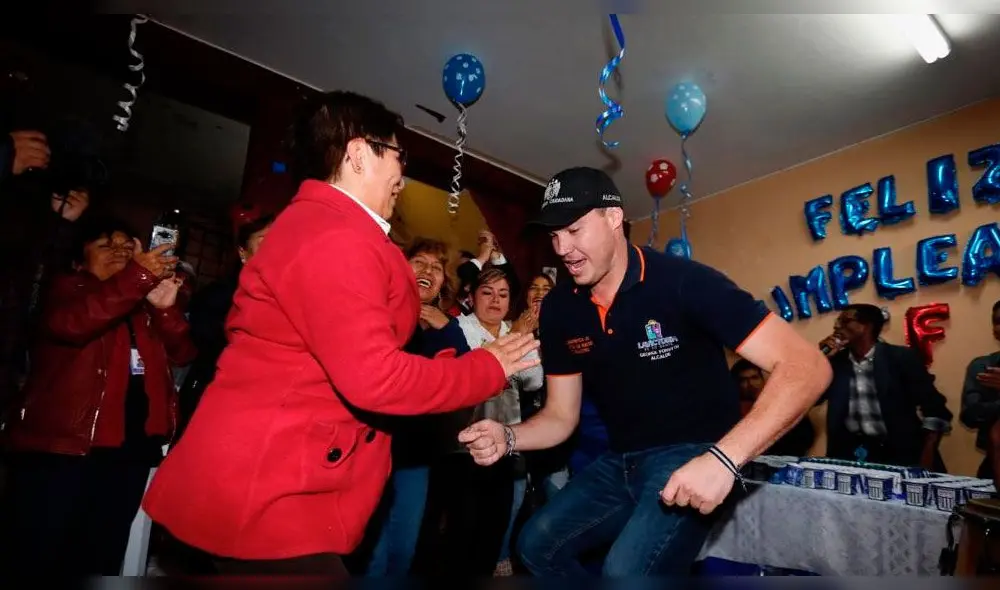 George Forsyth celebra a lo grande su cumpleaños tras denuncia de Vanessa Terkes