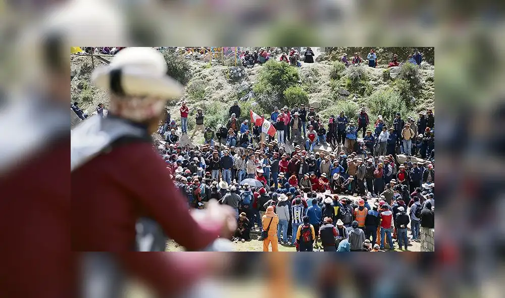 Las Bambas: diálogo se frustra y comuneros agreden a ministros 