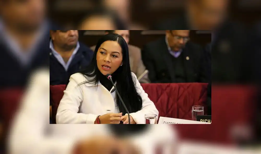 Fujimorista Nelly Cuadros a ministra Marilú Martens: “¿Usted nació mujer?” | VIDEO Fujimorista Nelly Cuadros a ministra Marilú Martens: “¿Usted nació mujer?” | VIDEO