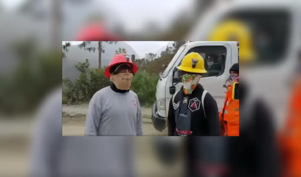Trabajadores mineros utilizan mascarillas hechas con cajas de jugos La Libertad Trabajadores mineros utilizan mascarillas hechas con cajas de jugos La Libertad