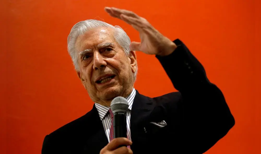 Peruvian writer Mario Vargas Llosa speaks during a press conference in Guadalajara, State of Jalisco, Mexico, on May 26, 2019. - Vargas Llosa participated in the opening of the International Forum "Challenges to Freedom in the 21st Century", organized by the International Foundation for Freedom (FIL) and the University of Guadalajara (UdeG). (Photo by Ulises Ruiz / AFP)
