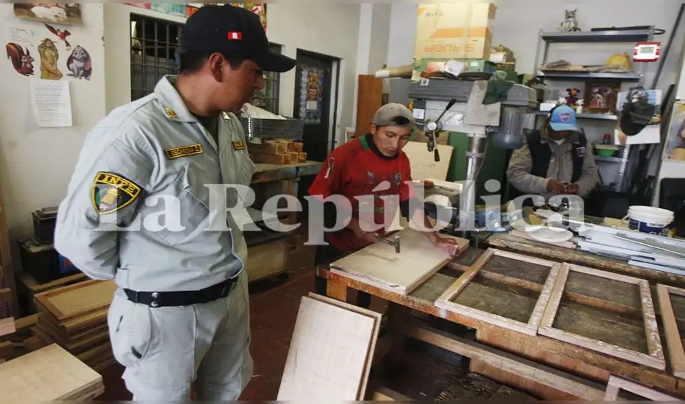 Presidiarios en el penal de Yanamayo llevan diversos talleres. Presidiarios en el penal de Yanamayo llevan diversos talleres.
