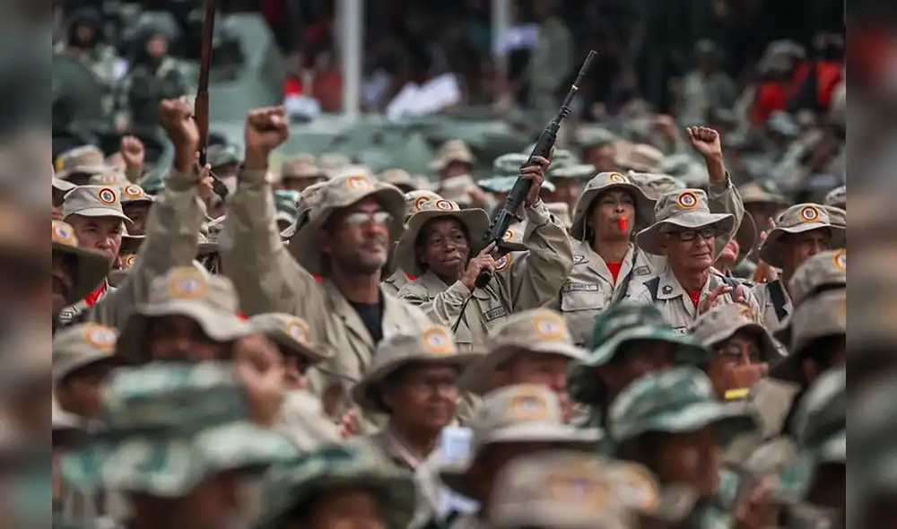 Maduro muestra poderío militar del chavismo en desfile armado de milicia bolivariana [FOTOS]