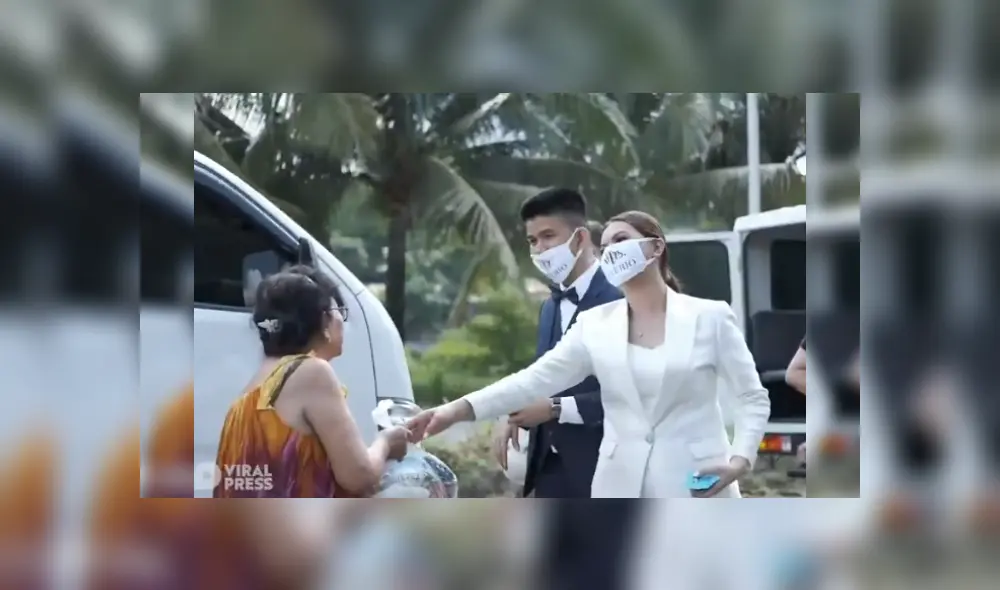 Desliza las imágenes para ver más detalles de esta conmovedora escena que es viral en YouTube. Desliza las imágenes para ver más detalles de esta conmovedora escena que es viral en YouTube.