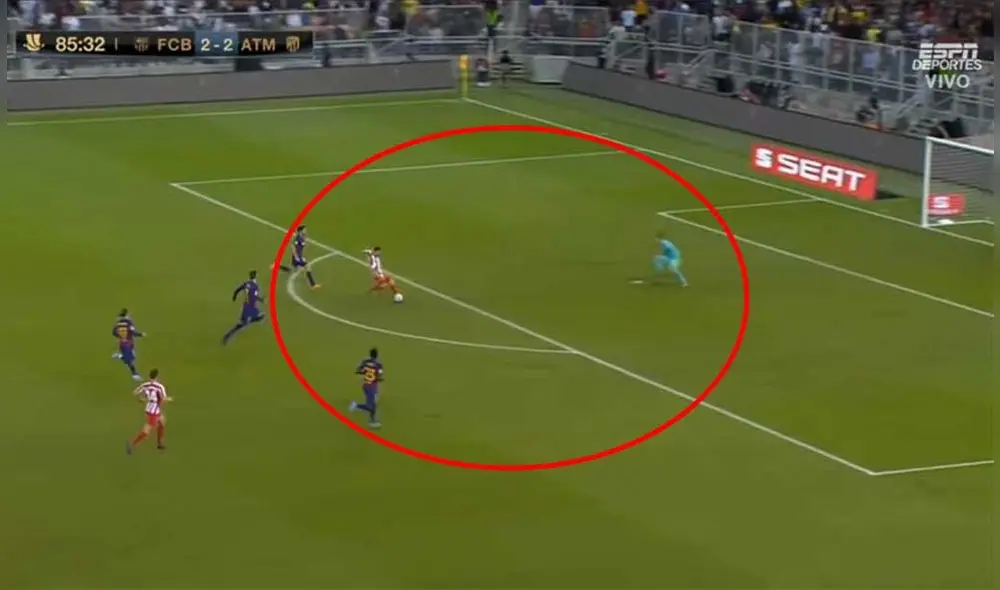 Ángel Correa aprovechó un error en la zaga del Barcelona y sentenció el duelo con un golazo. Foto: Captura de video. Ángel Correa aprovechó un error en la zaga del Barcelona y sentenció el duelo con un golazo. Foto: Captura de video.