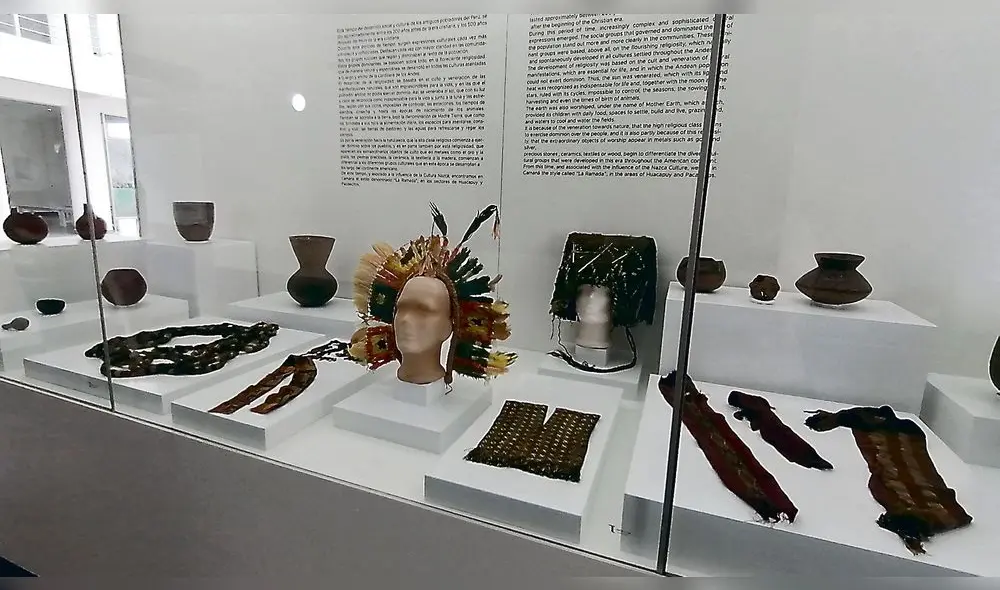 legado. Muestras textiles y de artesanía pertenecen a la Universidad Católica de Santa María.