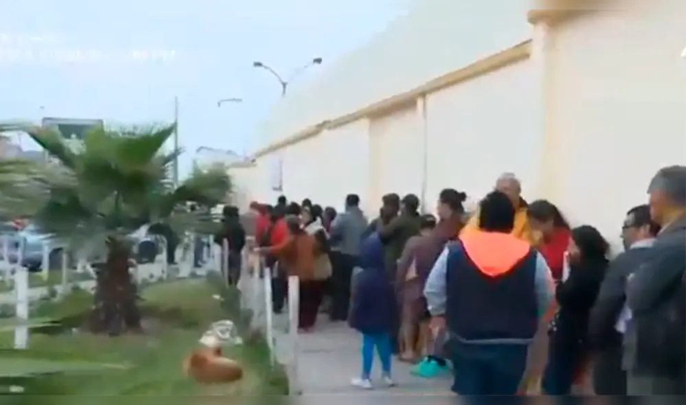 SJL: pacientes amanecen en el hospital para obtener cita médica [VIDEO]