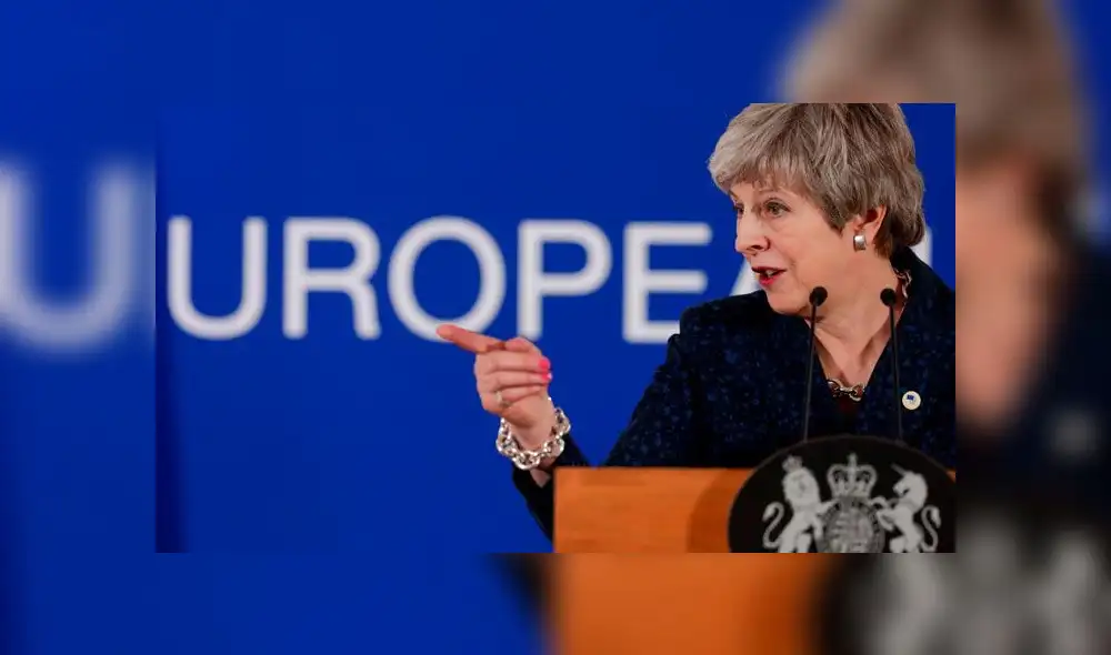 Una Theresa May amenazada mantiene las negociaciones en plena crisis por el Brexit