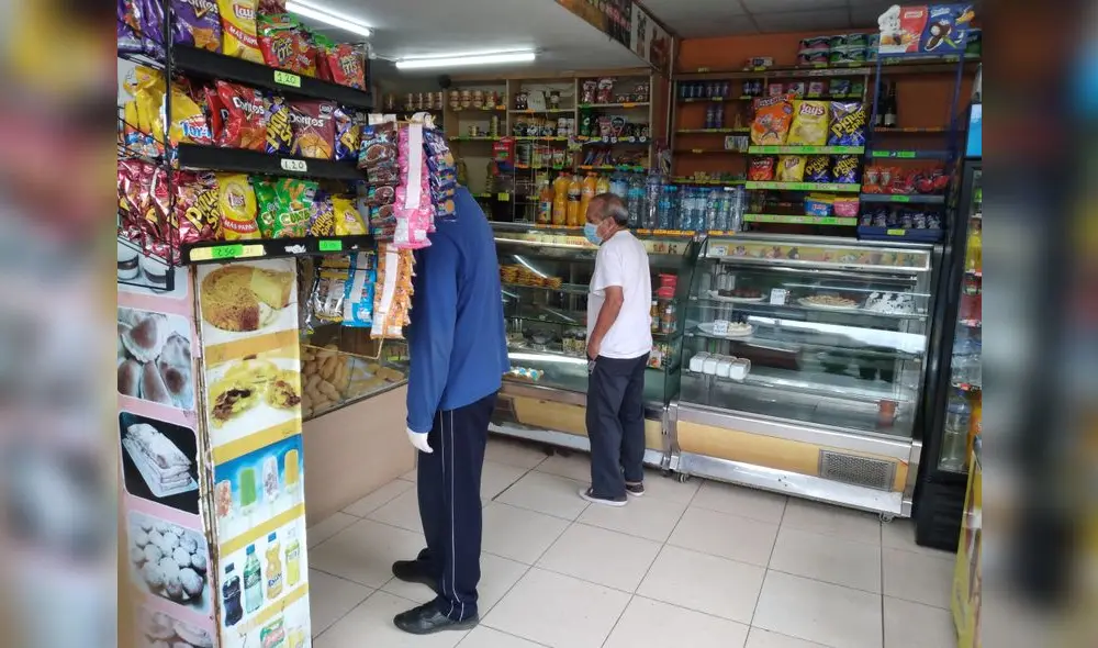 Guardan su distancia en bodegas Guardan su distancia en bodegas
