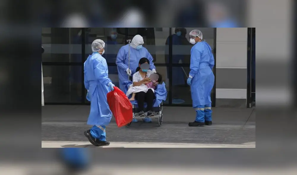 Menor fue trasladada luego ser atendida en el hospital de Vitarte por presentar problemas respiratorios. (Foto: Flavio Matos / La República) Menor fue trasladada luego ser atendida en el hospital de Vitarte por presentar problemas respiratorios. (Foto: Flavio Matos / La República)