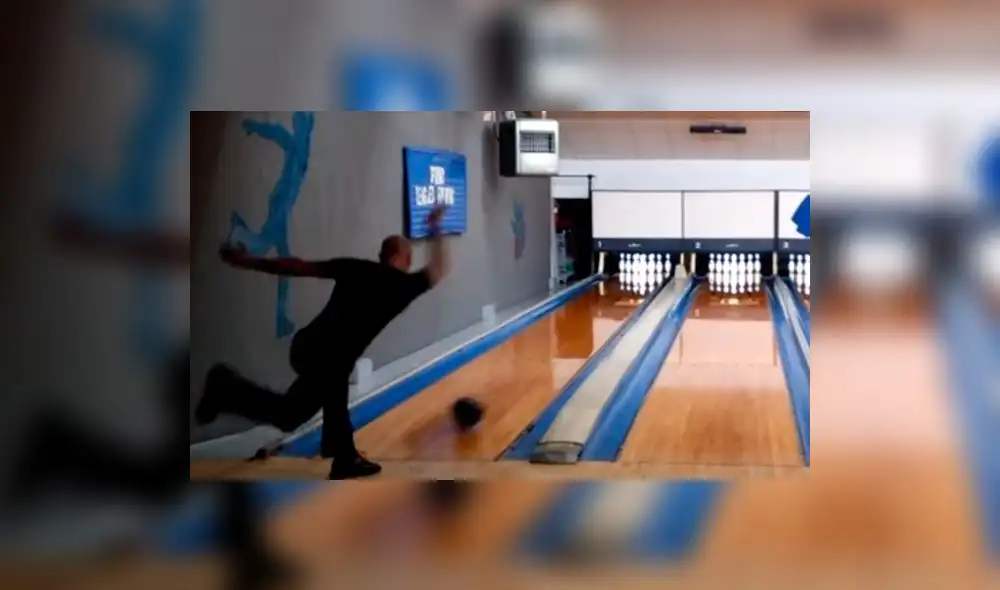 YouTube: Jugador de bowling alcanza puntaje perfecto y logra récord mundial