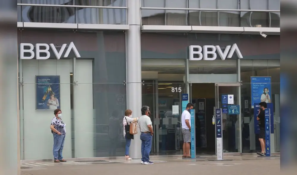 A partir del 30 de noviembre, BBVA no contará con ninguna cuenta que no cobre por comisiones. Foto: Andina