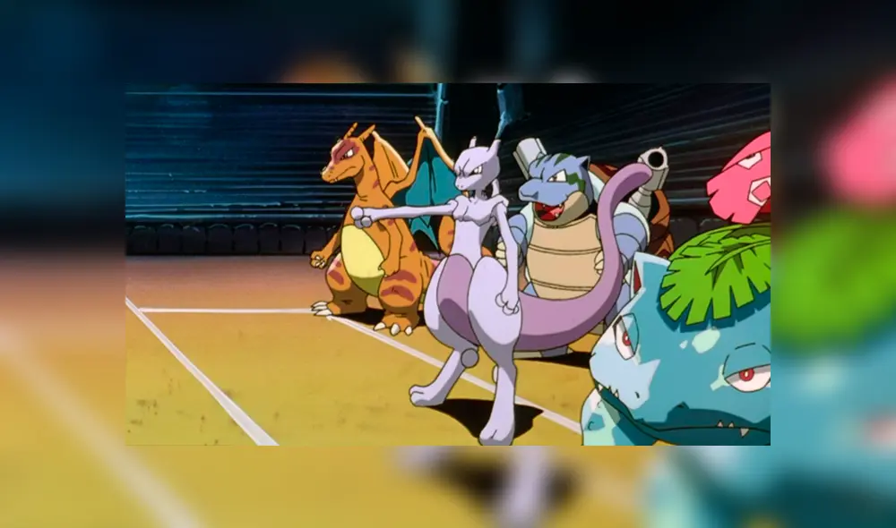 Mewtwo y los pokémon clon: Charizard, Blastoise y Venasaur en la película de Pokémon.