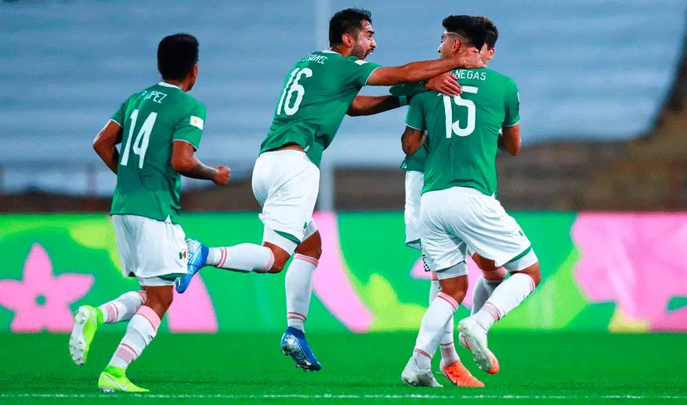Paco Venegas remató desde antes de la media cancha y convirtió el mejor gol de los Juegos Panamericanos Lima 2019. | Foto: @miseleccionmx