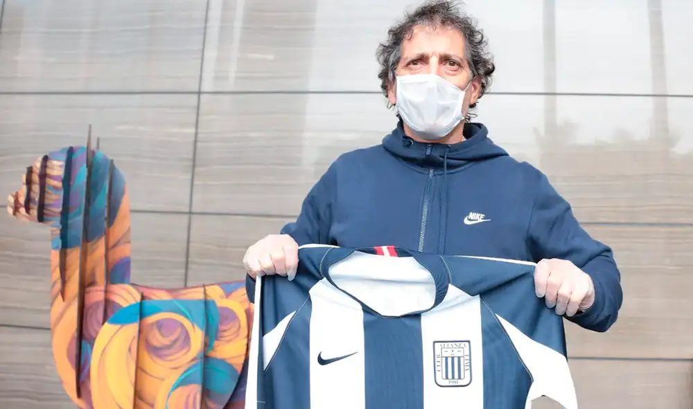 Mario Salas confundió a Alianza Lima con Sporting Cristal durante conferencia de prensa. Foto: Líbero