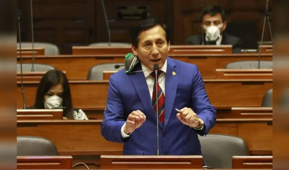 Carlos Almerí fue uno de los congresistas que superaron el nuevo coronavirus. Foto: Andina. Carlos Almerí fue uno de los congresistas que superaron el nuevo coronavirus. Foto: Andina.