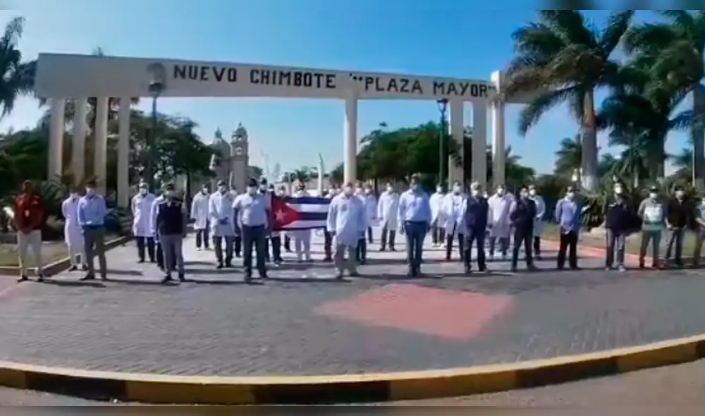 Critican a médicos cubanos por exigir EPP cada 6 horas Critican a médicos cubanos por exigir EPP cada 6 horas