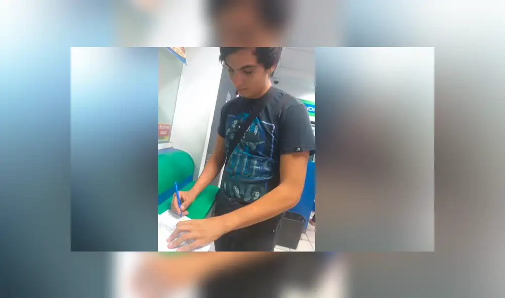 Facebook viral: futuro papá empeña su PlayStation 4 para comprar pañales y ropa de bebé [VIDEO]