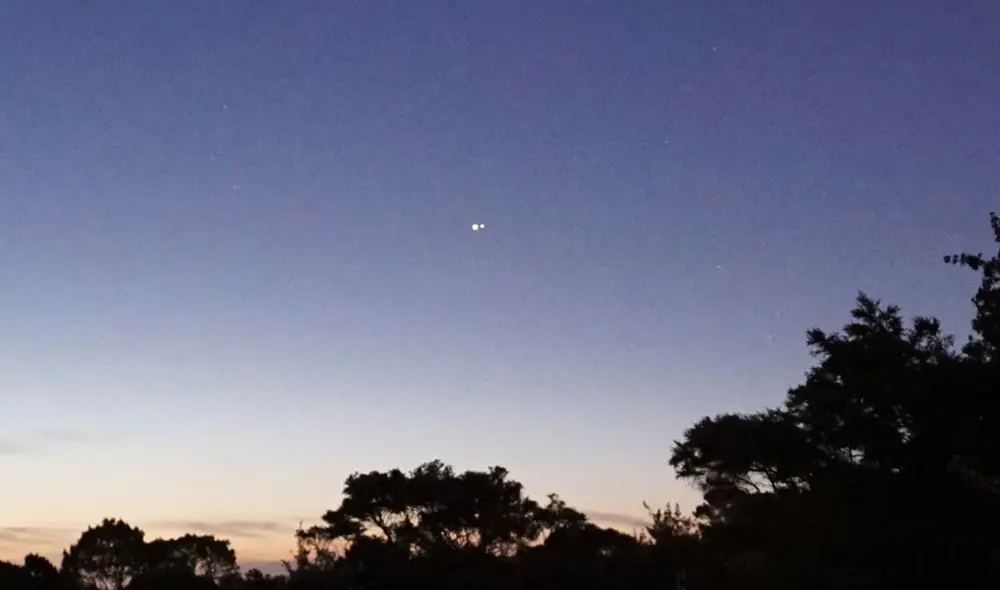 Júpiter y Saturno captados en Nueva Zelanda el 20 de diciembre. Foto: Aldo Bartra/ Twitter.