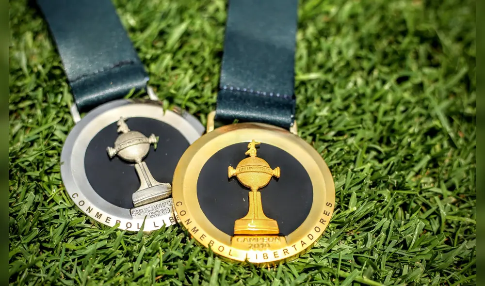 La Conmebol dio a conocer el diseño de las preseas para el campeón y subcampeón de la Copa. Foto: Twitter Conmebol Libertadores. La Conmebol dio a conocer el diseño de las preseas para el campeón y subcampeón de la Copa. Foto: Twitter Conmebol Libertadores.
