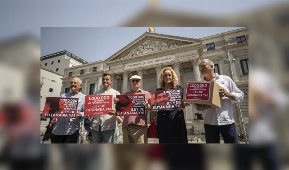 El PSOE continúa luchando para que la ley de la eutanasia sea aprobada en el parlamento. (Foto: El País)