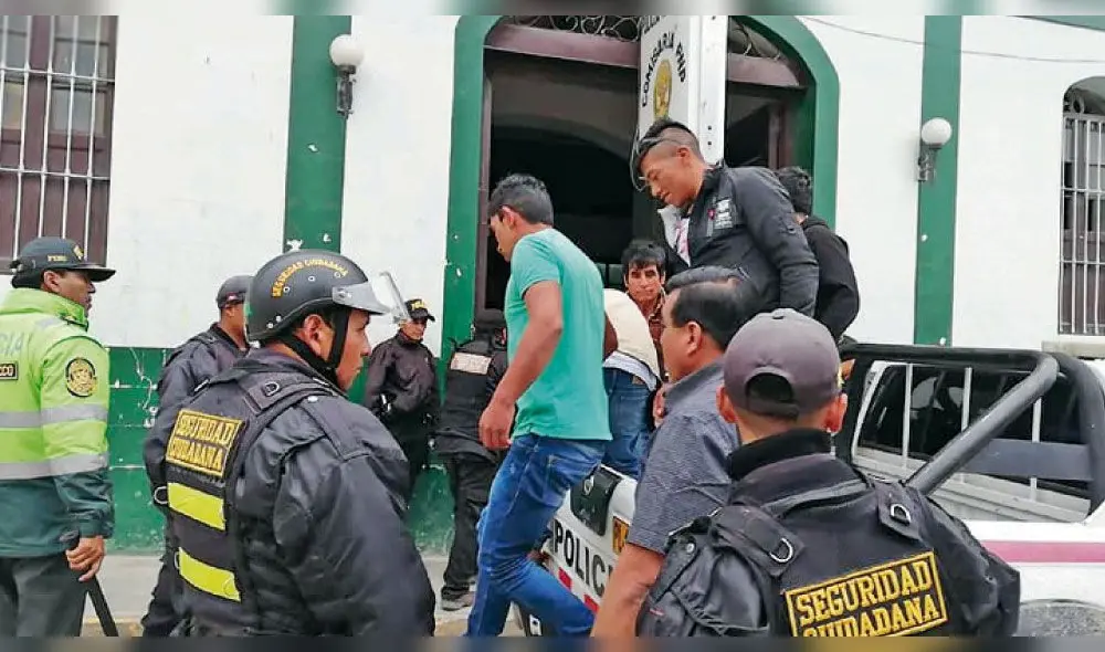 Unas 30 personas fueron intervenidas bebiendo licor en tiendas y cantinas durante un operativo conjunto.