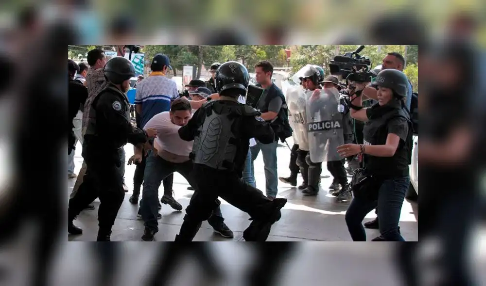 Así fue la brutal represión de la policía orteguista contra manifestantes [VIDEOS]