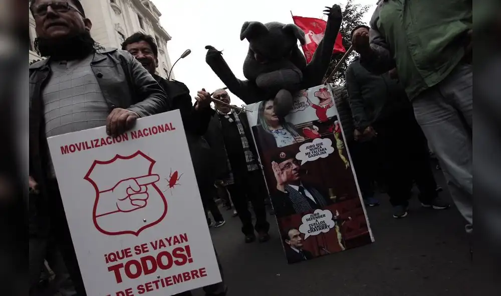 Así fue la concentración en la Plaza San Martín. Foto: Aldair Mejía / La República Así fue la concentración en la Plaza San Martín. Foto: Aldair Mejía / La República