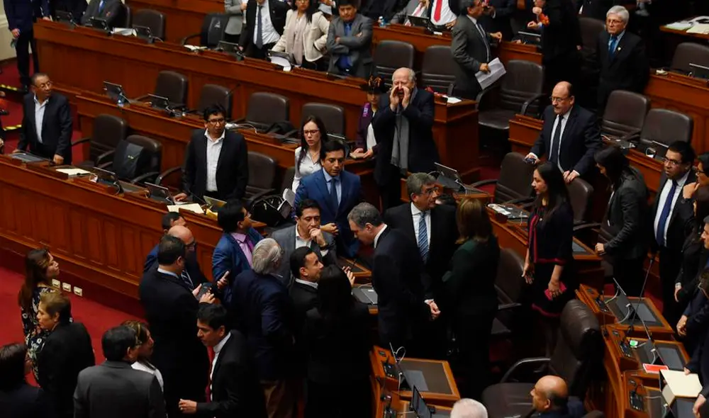 Salvador del Solar ingresa al Pleno del Congreso. Foto: Melissa Merino/La República.