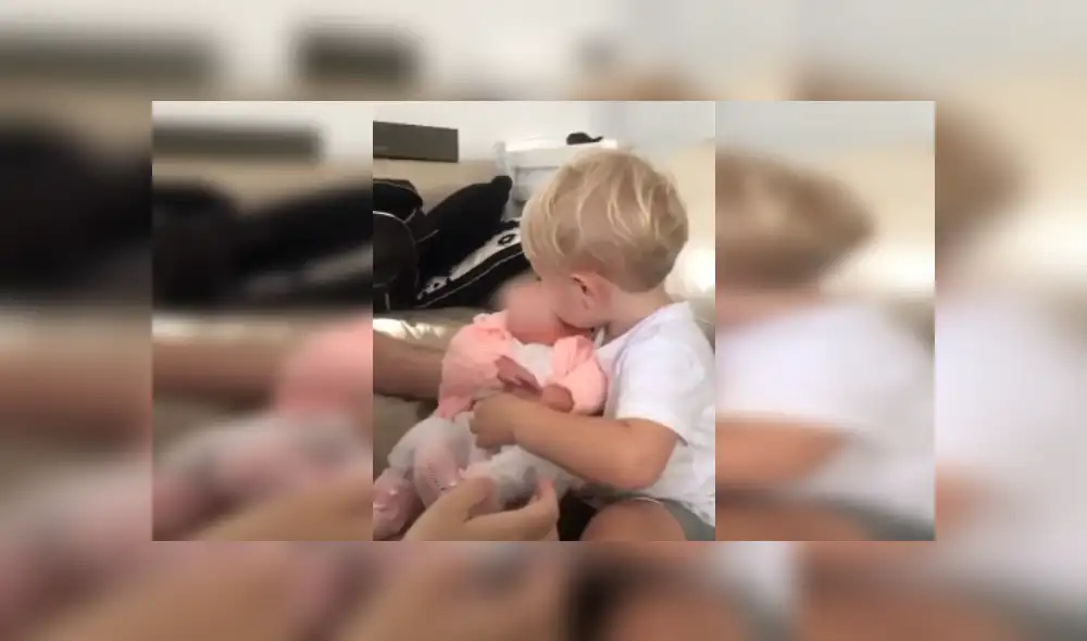 Desliza las imágenes para ver más detalles de la amorosa reacción que tuvo este niño al conocer a su hermanita. (Foto: captura) Desliza las imágenes para ver más detalles de la amorosa reacción que tuvo este niño al conocer a su hermanita. (Foto: captura)