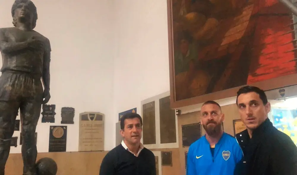 De Rossi se mostró con la indumentaria de Boca Juniors y pisó por primera vez el césped de La Bombonera. | Foto: @@JulioPavoni De Rossi se mostró con la indumentaria de Boca Juniors y pisó por primera vez el césped de La Bombonera. | Foto: @@JulioPavoni