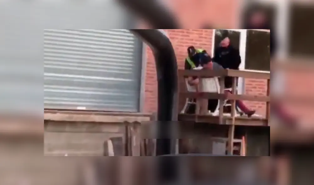 Un camionero fue detenido y recibió una feroz golpiza por parte de policías.