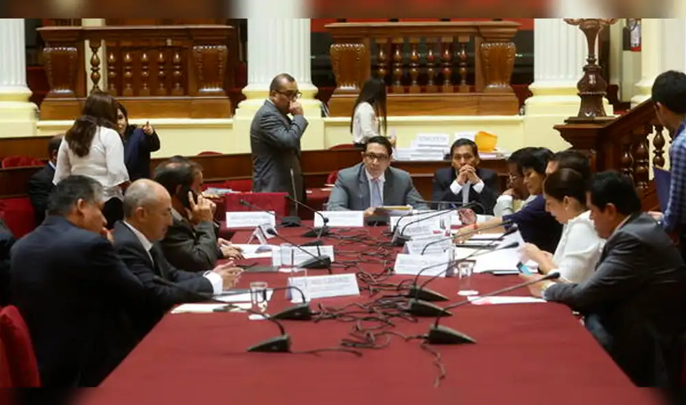 Debaten 4 proyectos para regular las concentraciones