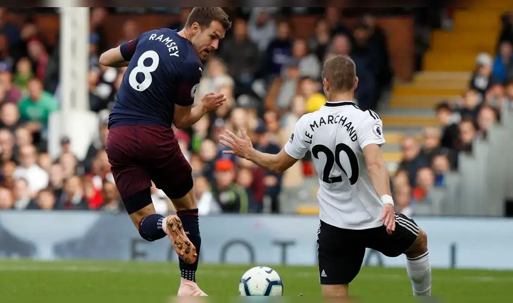 Aaron Ramsey marcó un fabuloso gol de taco para el Arsenal [VIDEO]