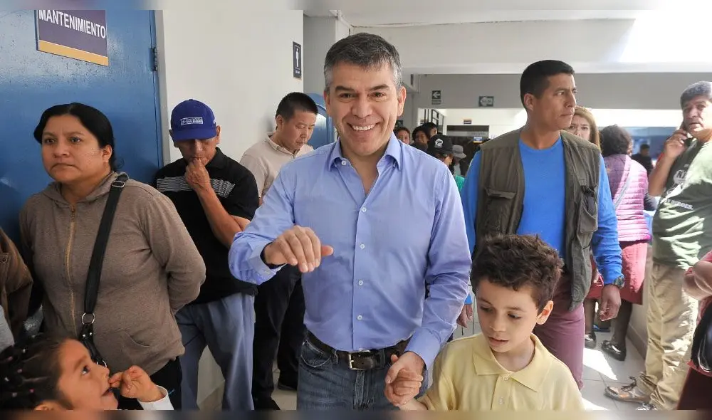 Partido Morado de Julio Guzmán está cerca de ser inscrito en JNE Partido Morado de Julio Guzmán está cerca de ser inscrito en JNE