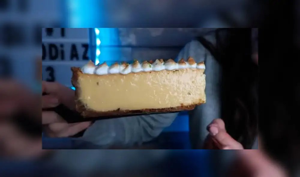 Desliza las imágenes para ver cómo luce el pie de limón que cuesta 29 soles en una pastelería peruana. Foto: Desbalanceados/YouTube Desliza las imágenes para ver cómo luce el pie de limón que cuesta 29 soles en una pastelería peruana. Foto: Desbalanceados/YouTube